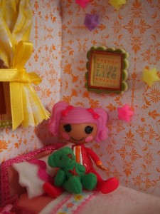 lalaloopsy_DIY_dollhouse (14)