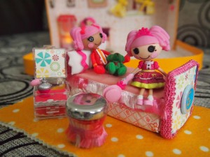 lalaloopsy_DIY_dollhouse (9)