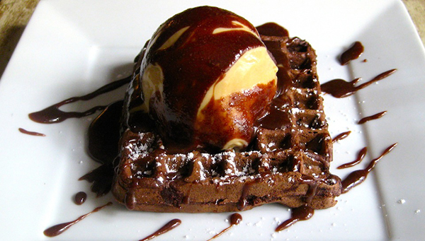 Salty-Caramel-Ice-Cream-on-Chocolate-Waffles1