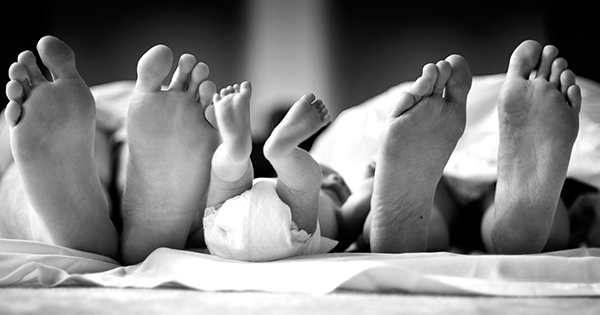 father-mother-and-child-feet