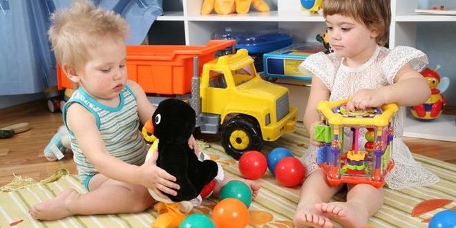 two-children-in-nursery-with-toys-660x330